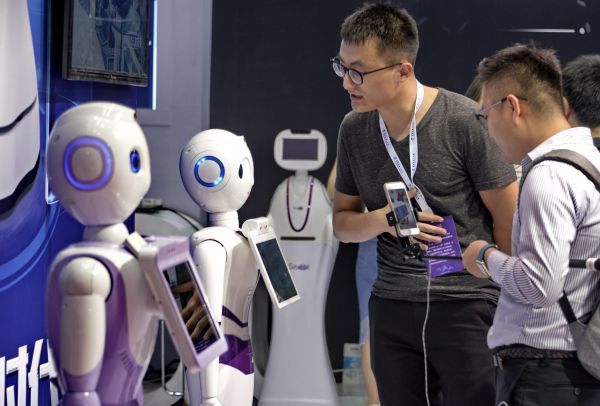 外媒:前谷歌CEO称中国人工智能将在2025年超越美国_新闻_网